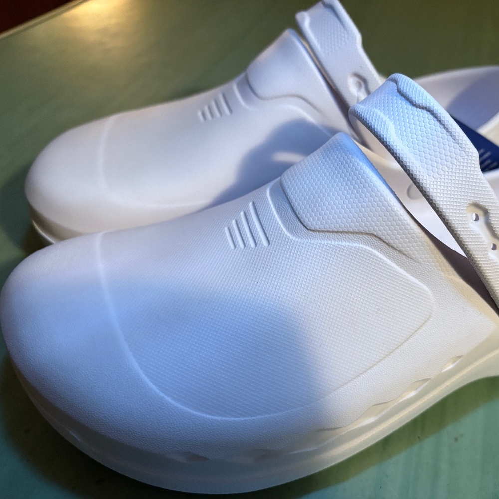 NEW Shoes for Crews Croc Style Work Sandals Womens 11 Mens 9 ASTM Zine White